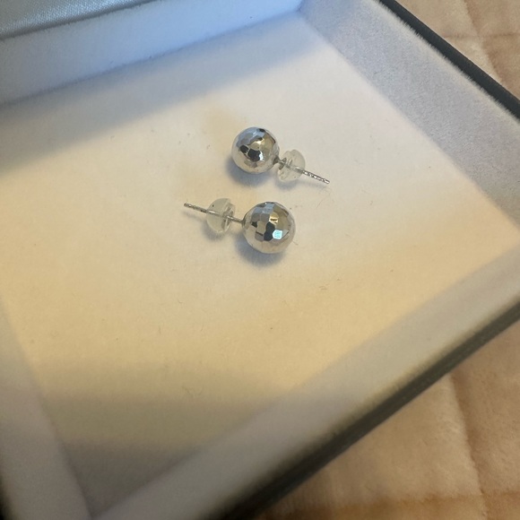 Like NEW!! 14kt Disco Ball Stud Earrings 14K White Gold 8mm - Picture 3 of 6